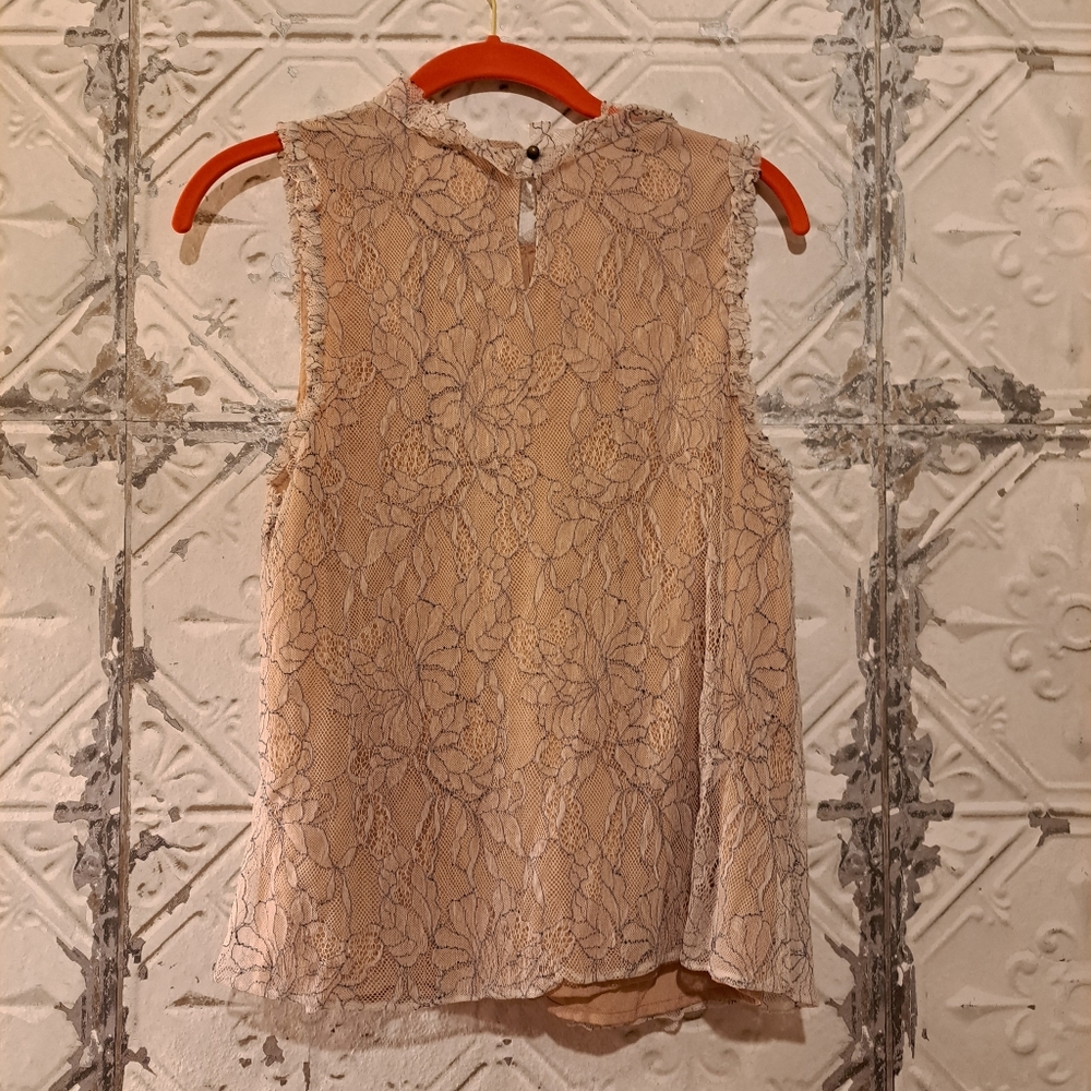 WAYF LACE FLORAL TANK TOP IN SIZE M - Picture 3 of 12